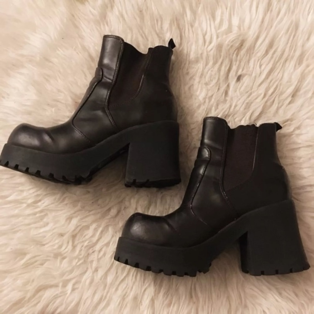 vintage chunky platform 90s brown boots